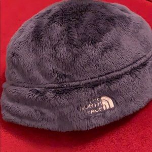 🌈 The North Face fleece hat